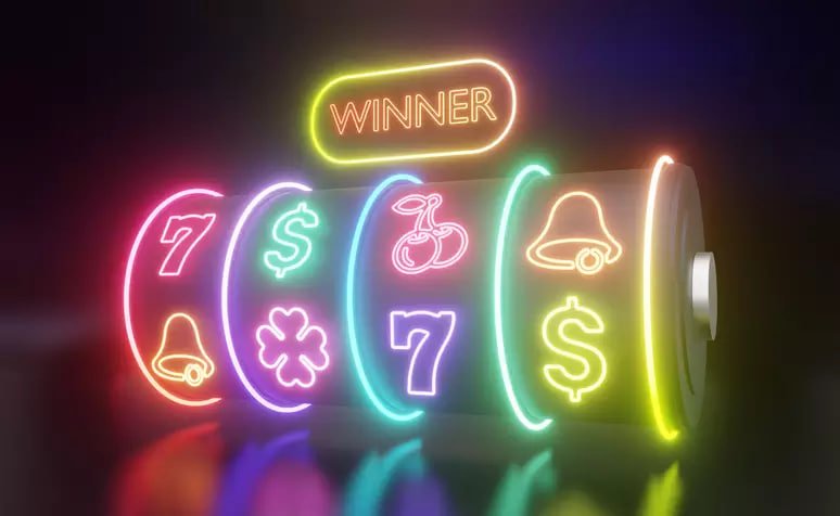 MMK ဖြင့် Slot ဂိမ်း ငွေသွင်းငွေထုတ် ပြုလုပ်နေသောမြင်ကွင်း